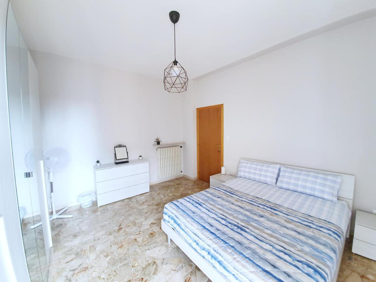 Affittacamere Zona Caserma-Stazione Φολίνιο Εξωτερικό φωτογραφία