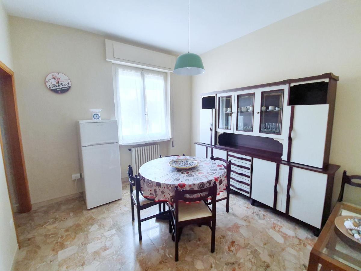Affittacamere Zona Caserma-Stazione Φολίνιο Εξωτερικό φωτογραφία